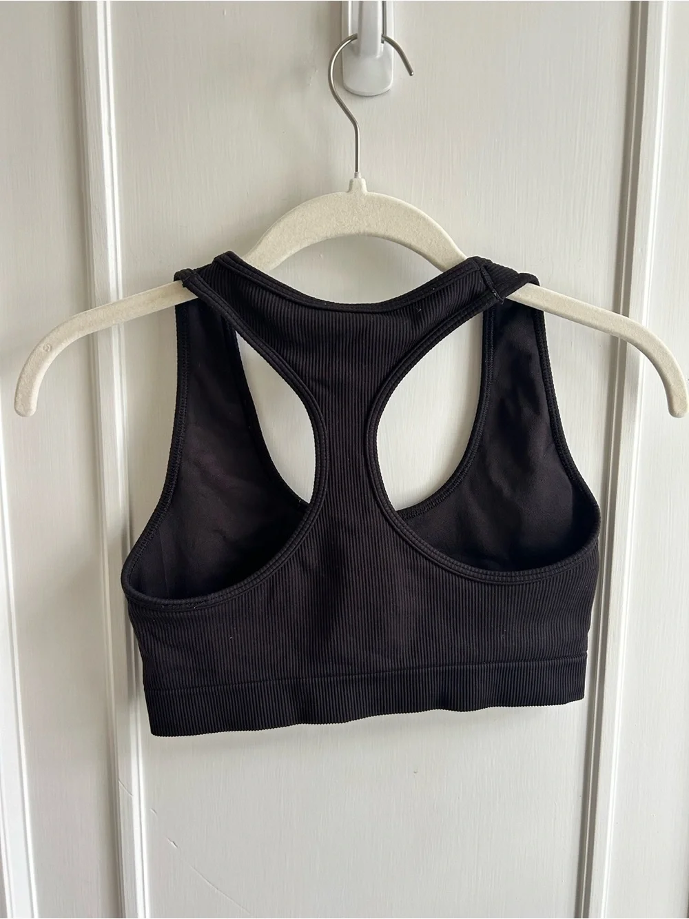 Alo Ribbed Racerback Sports Bra in Black Size S